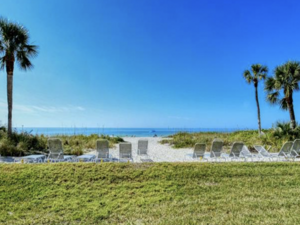 Charming Vacation Rental on Longboat Key. Call Today.